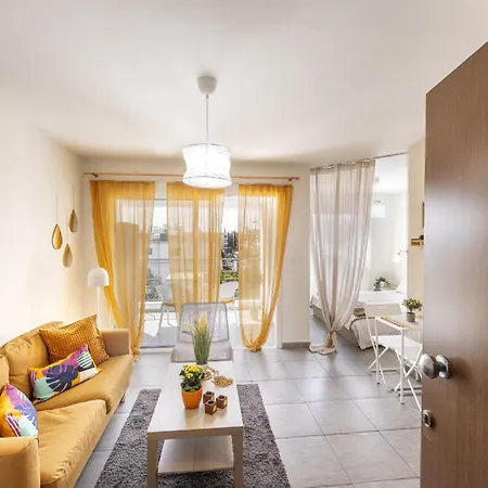 Sunflower Delight Apartament
